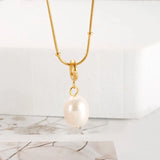 Cynthia - Pearl Pendant Necklace